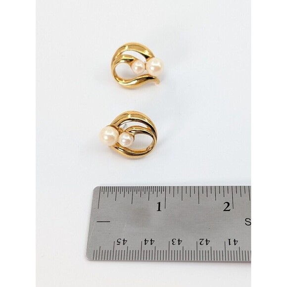 Vintage Avon Earrings Faux Pearl Gold Tone Swirl Classic Timeless - Picture 8 of 8